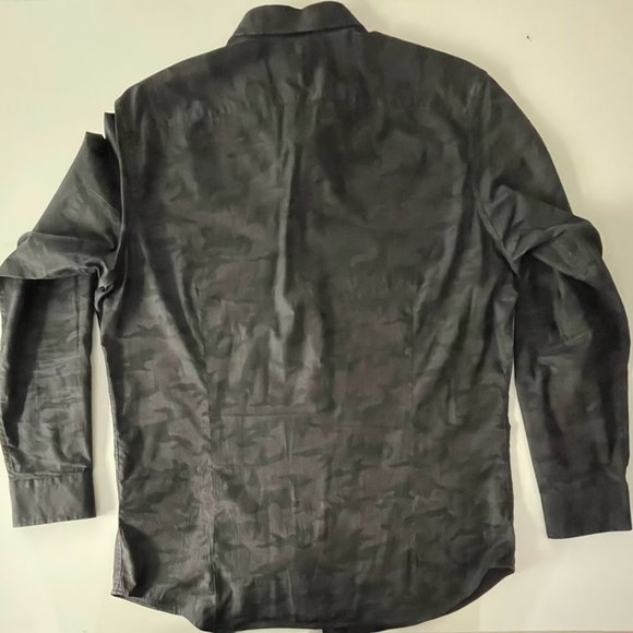 Banana Republic - Camo Print - Long Sleeve - Button Down - Large - Picture 2 of 4